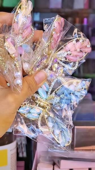 GANCHO DE MARIPOSA EN METAL